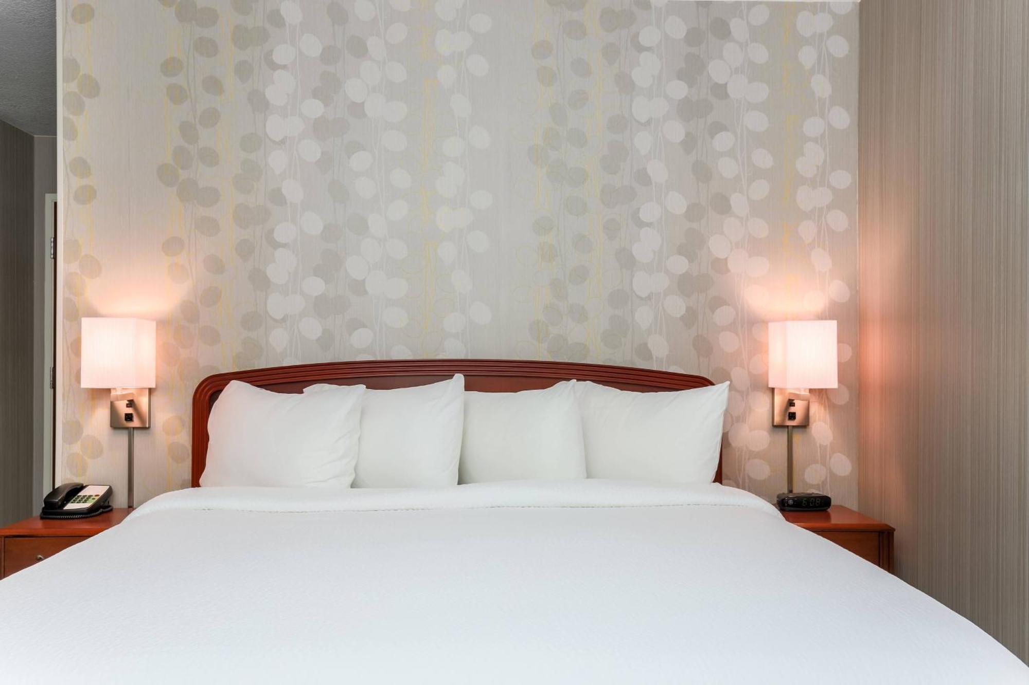 Courtyard By Marriott Roseville Galleria Mall/Creekside Ridge Drive Exteriér fotografie